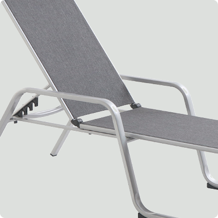 LOUNGERS