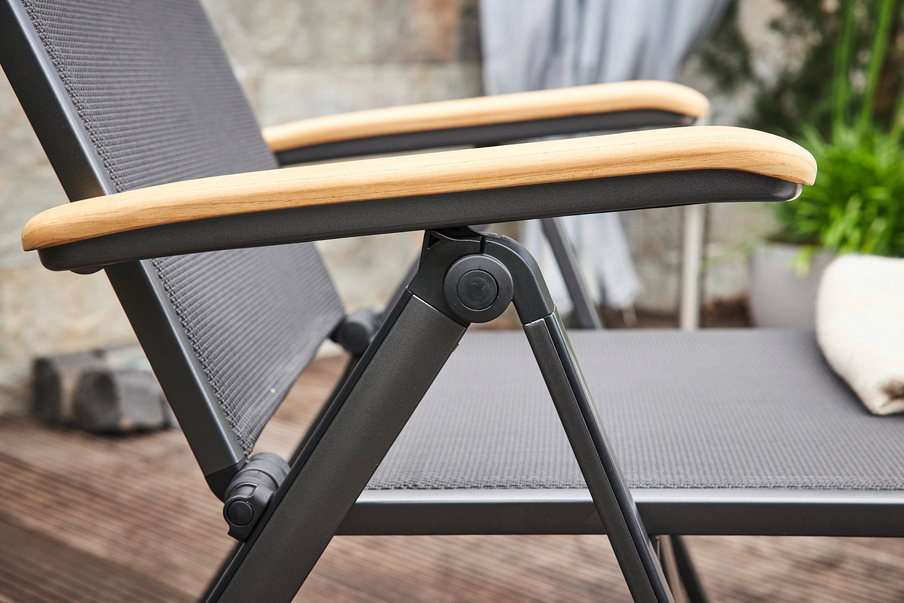 RENO Multiposition Chair